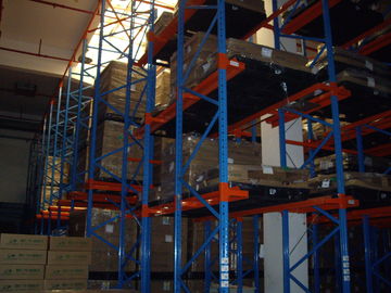 وصول واحدة محرك الممر في رفوف البليت الصناعية لتخزين مستودع، 1500KG